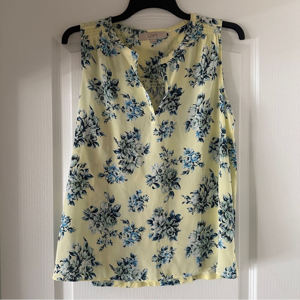 LOFT popover top with front slit.